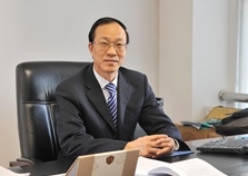 副總裁： 倪金瑞（兼財(cái)務(wù)總監(jiān)）