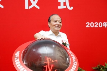 中國(guó)巨石智能制造基地第二條年產(chǎn)15萬噸玻纖生產(chǎn)線勝利點(diǎn)火